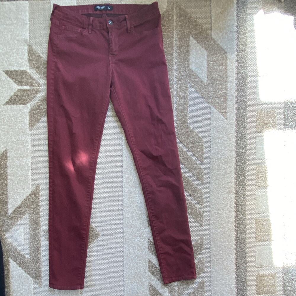 Just USA Women's Skinny Jeans Size 9/29 Garnet
